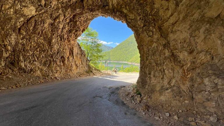 Der Teufel hält uns fest…