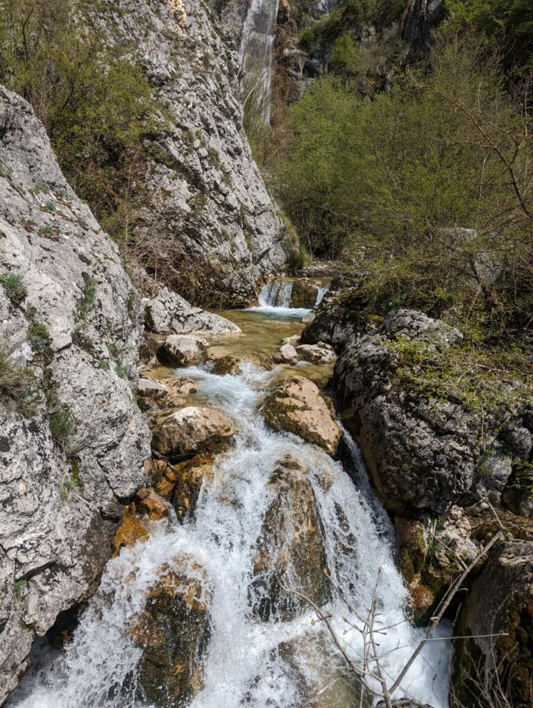 Skakavica Wasserfall & Canyon