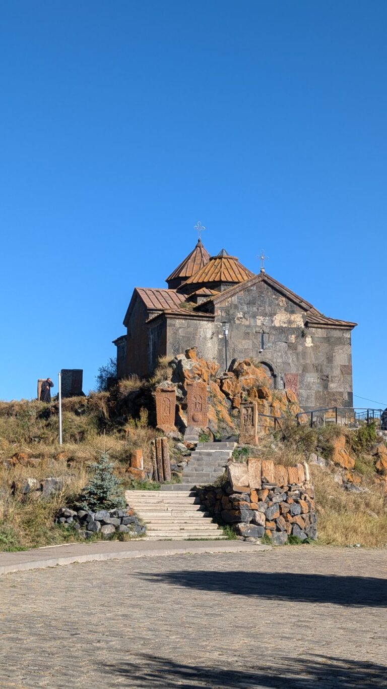 Und noch ein Kloster: Hayravank
