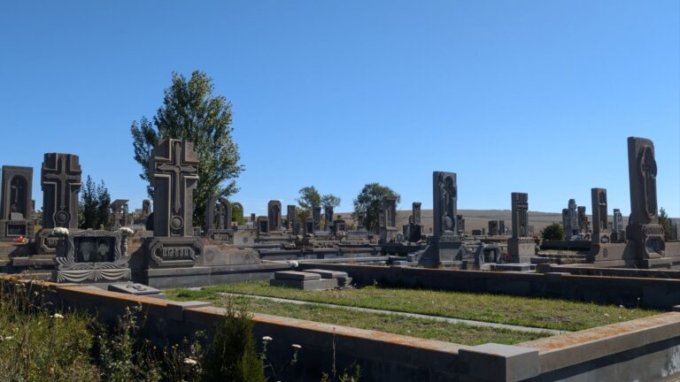 Noratus Friedhof & Gräberfeld
