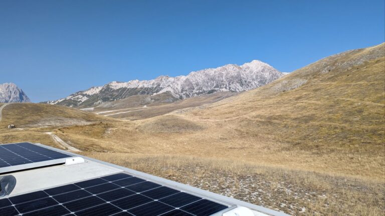 Chill Hill 🧘🏼‍♀️🧘‍♂️