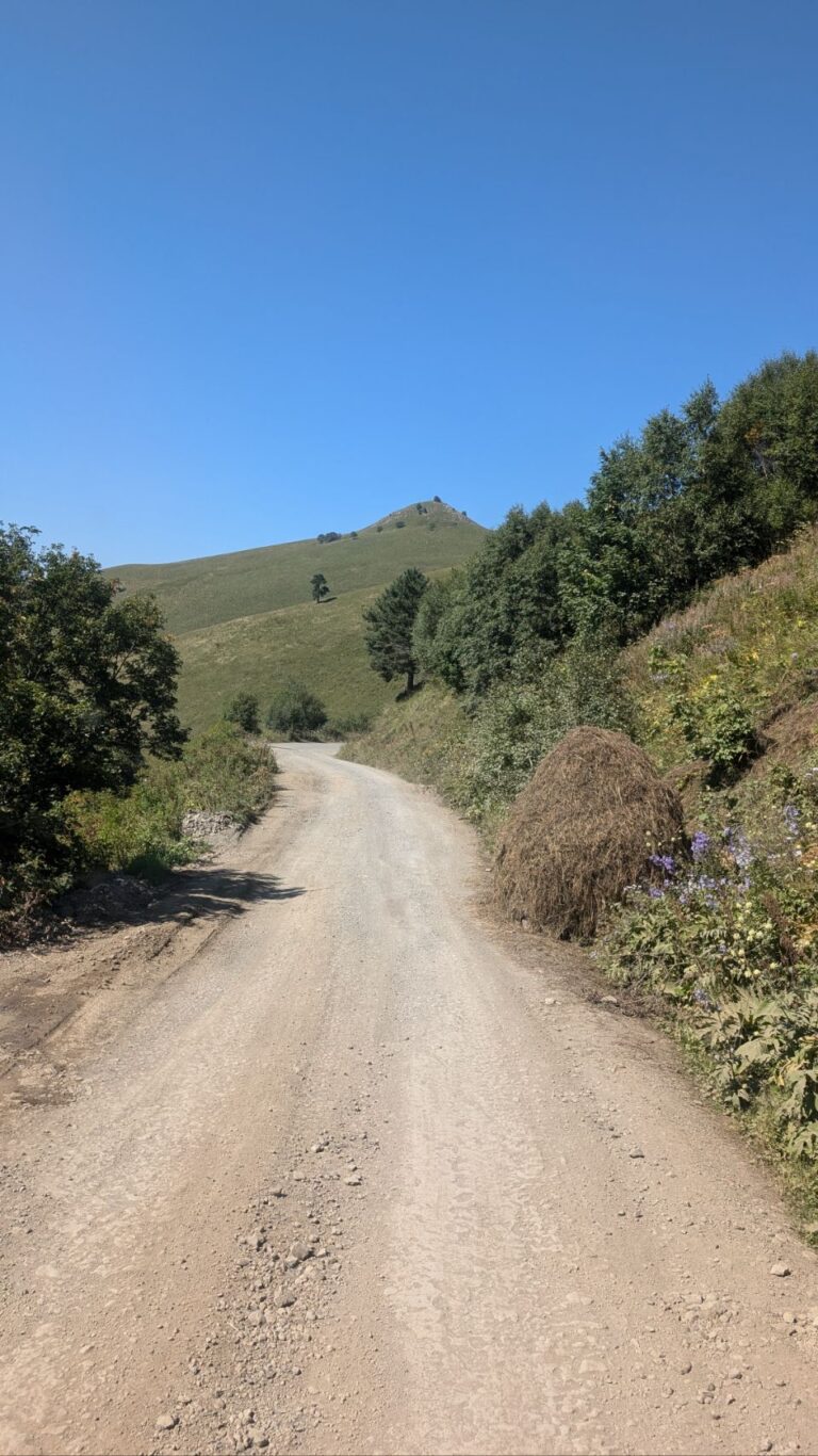Tour über den Tskhratskaro Pass –